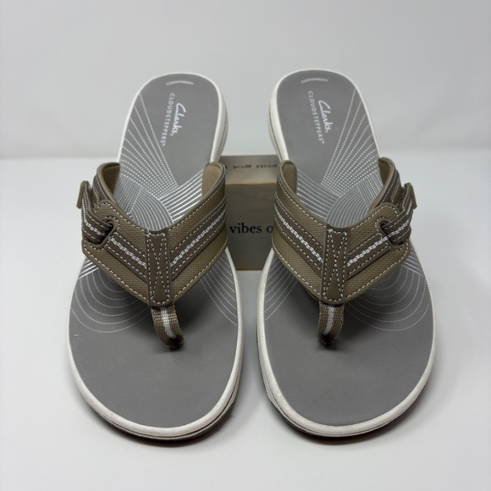 Clarks Cloudsteppers Brinkley Jazz Flip Flops Wmn 10M Taupe Gray Sandals